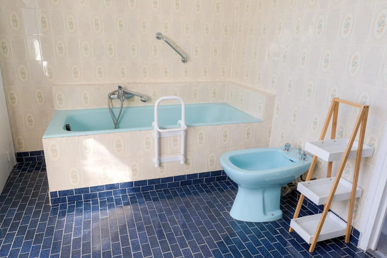 Jolie Maison Pour 10 Personnes Avec Jardin Plobannalec-Lesconil 0*,  France