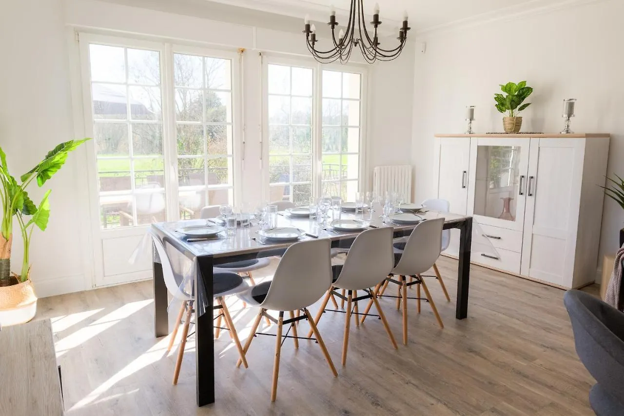 Holiday home Jolie Maison Pour 10 Personnes Avec Jardin Plobannalec-Lesconil France