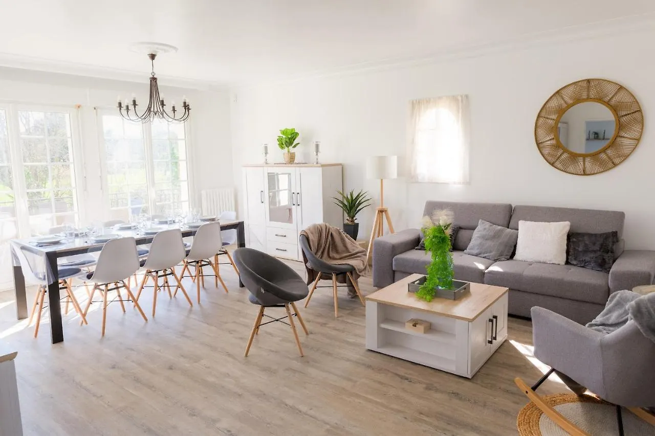 Holiday home Jolie Maison Pour 10 Personnes Avec Jardin Plobannalec-Lesconil
