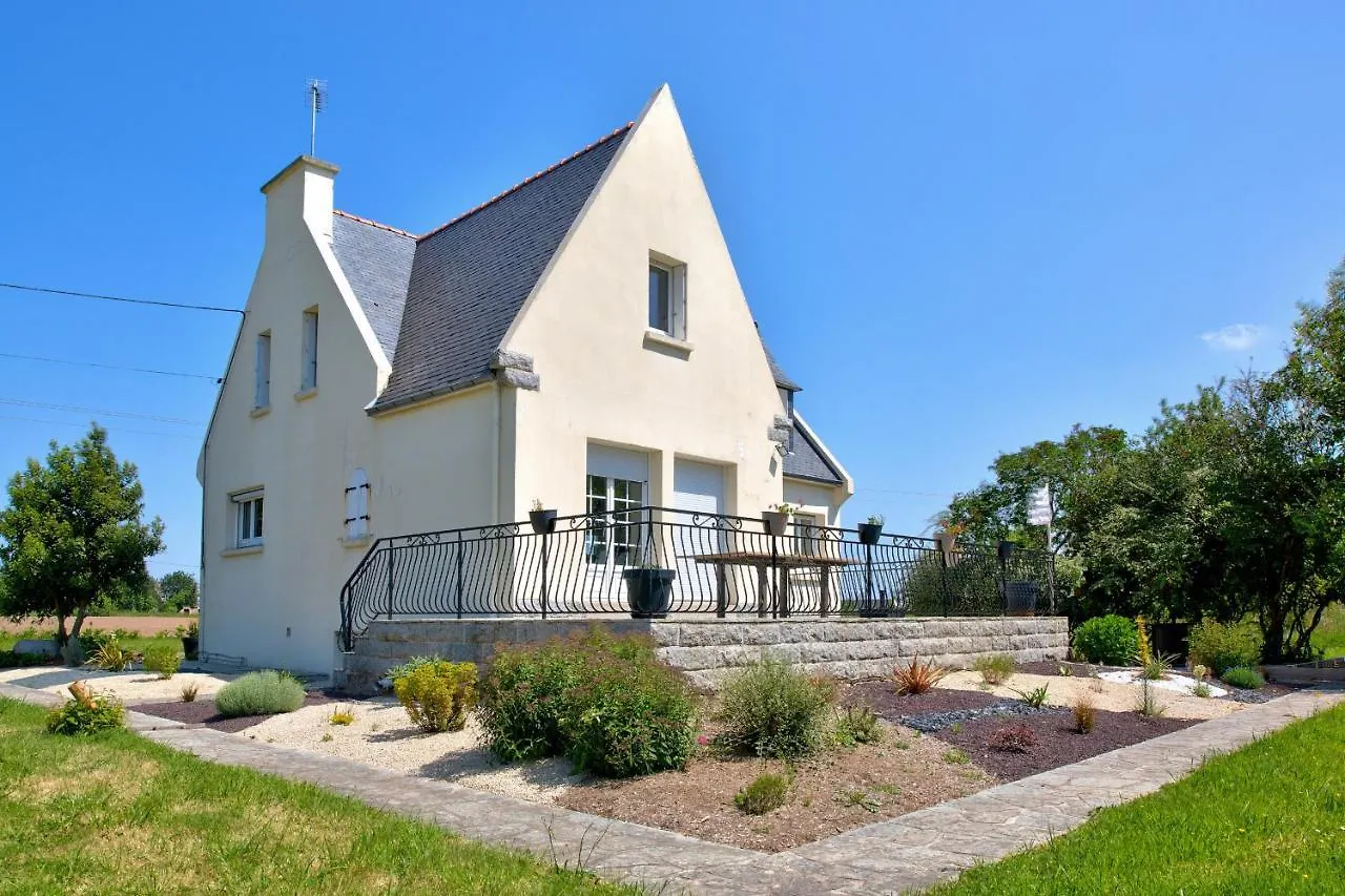 Jolie Maison Pour 10 Personnes Avec Jardin Plobannalec-Lesconil 0*,  France