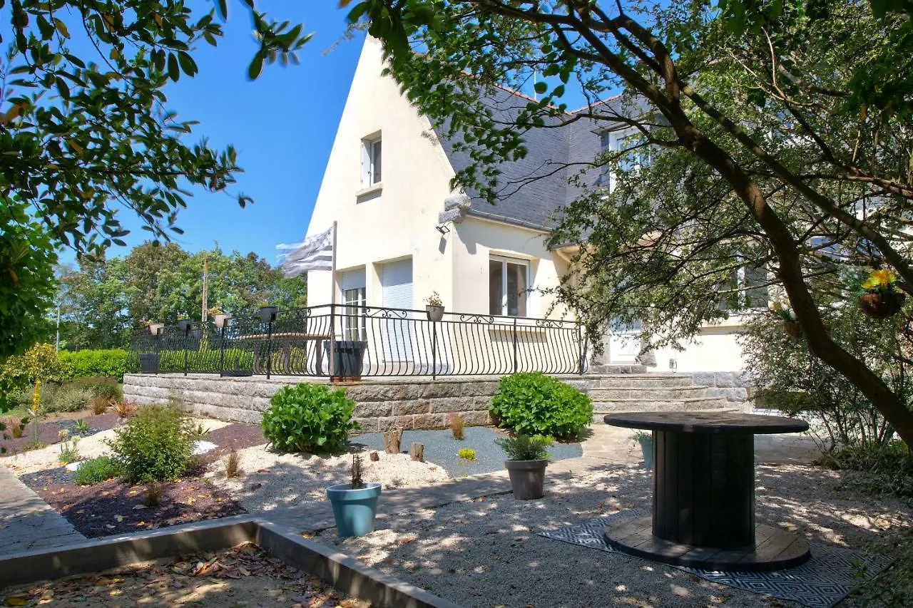 Holiday home Jolie Maison Pour 10 Personnes Avec Jardin Plobannalec-Lesconil