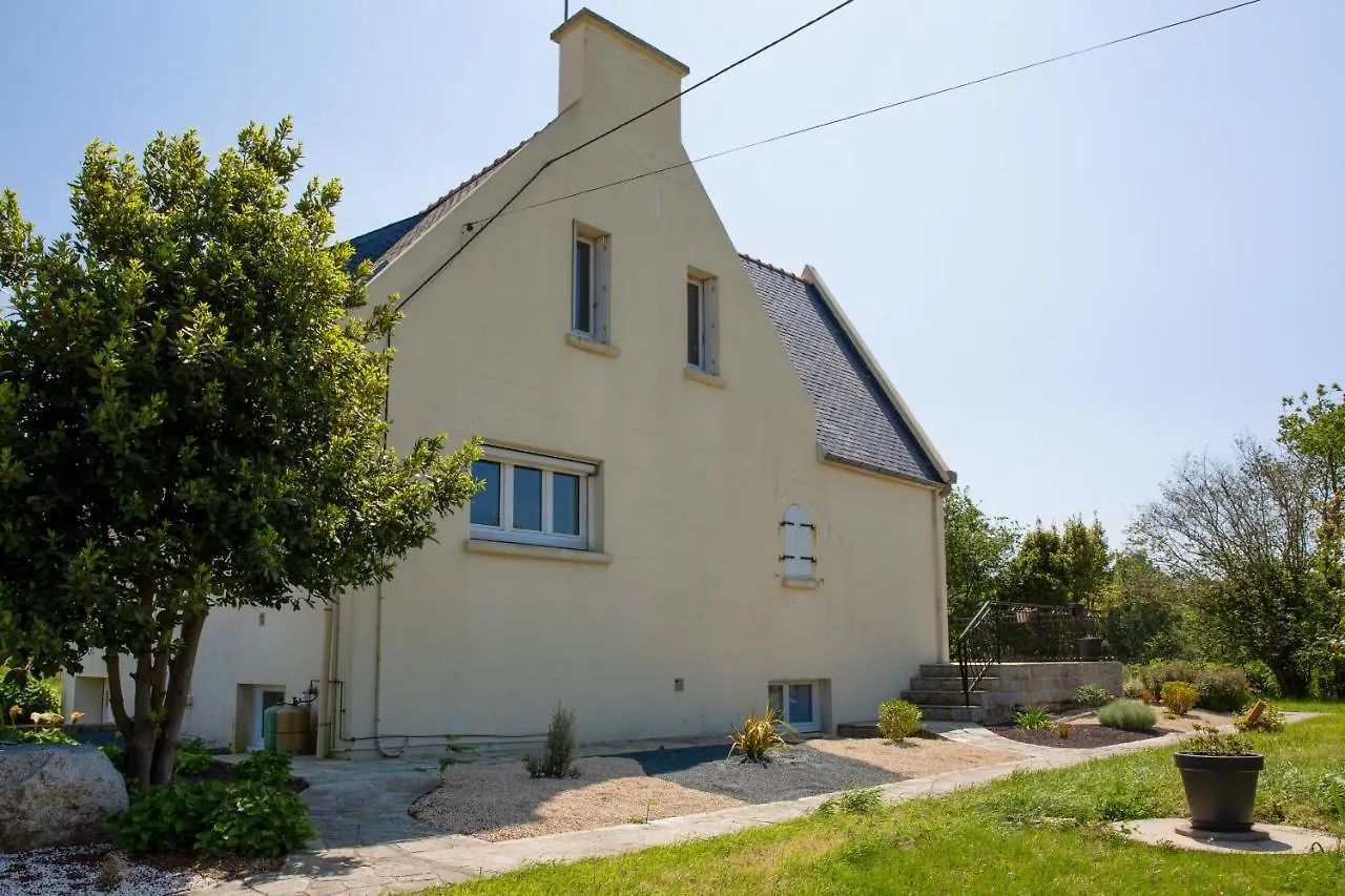 Jolie Maison Pour 10 Personnes Avec Jardin Plobannalec-Lesconil France